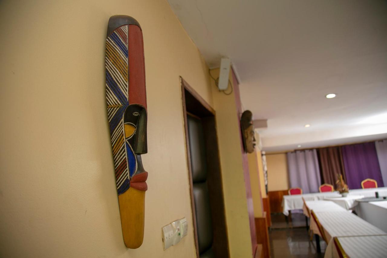 מלון Yaoundé Yaahot מראה חיצוני תמונה